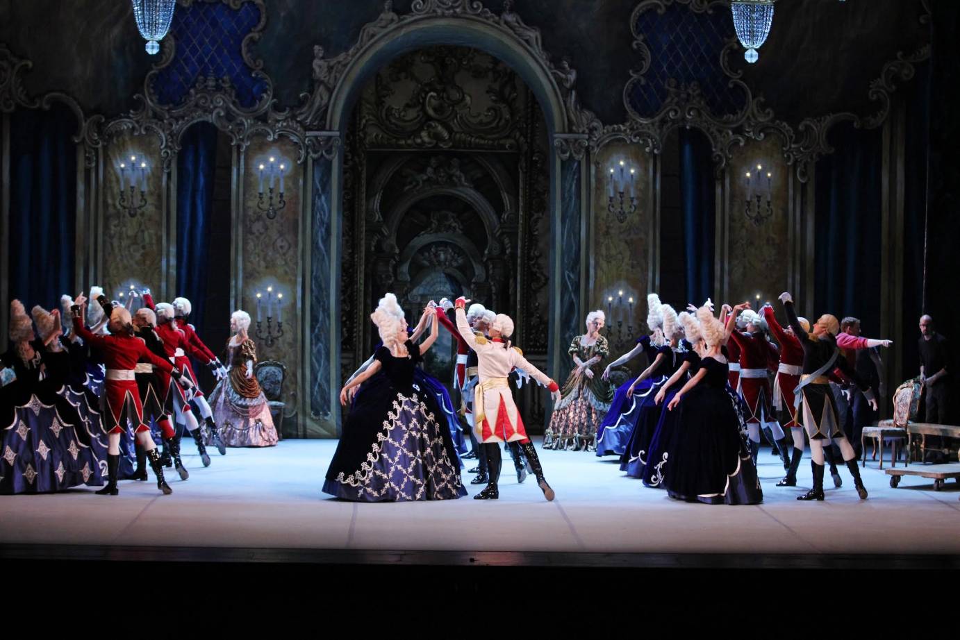 Mikhailovsky Ballet in Flames of Paris. Photo: Costas Cacaroukas.